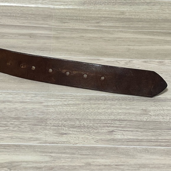 Levi's / Ladies Brown Leather Belt with Silver Embossed Detail Size L (30-34) - Picture 6 of 9